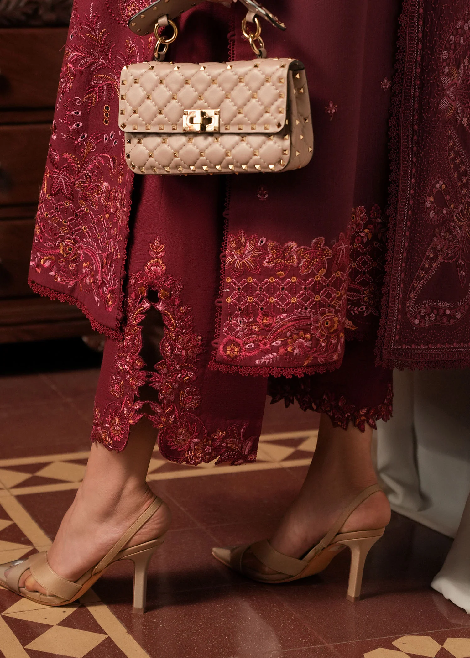 Gulerana - Stitched - Image 6